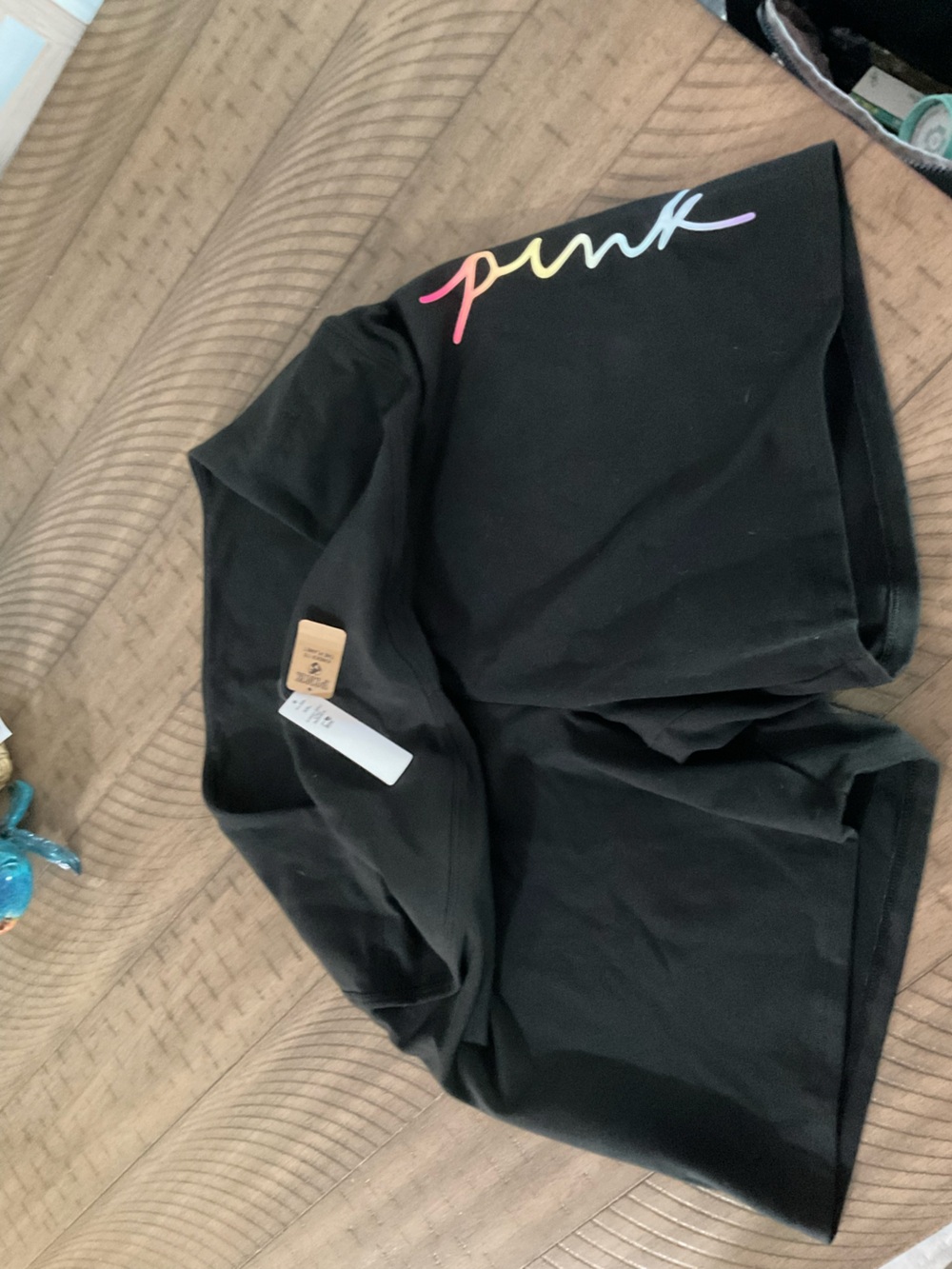 Victoria’s Secret PINK tiedye nwt XXL
Shorts - Picture 2 of 5